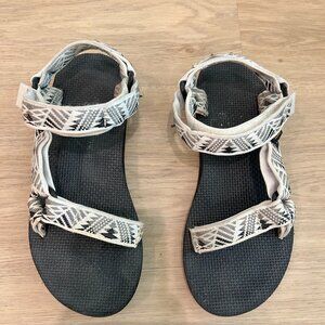 Teva Women's Original Universal Sandal Size 6 Fair Condition